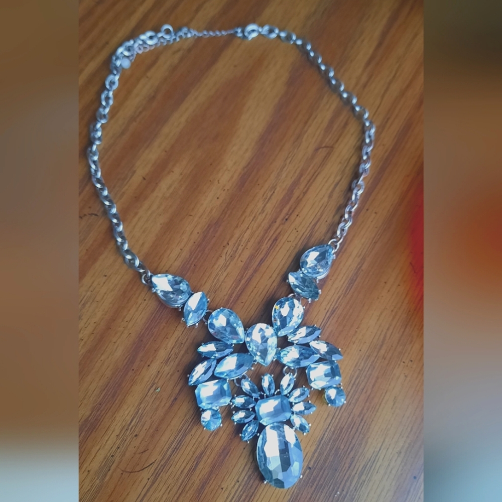 Beautiful Vintage Aquamarine Rhinestone Costume Necklace